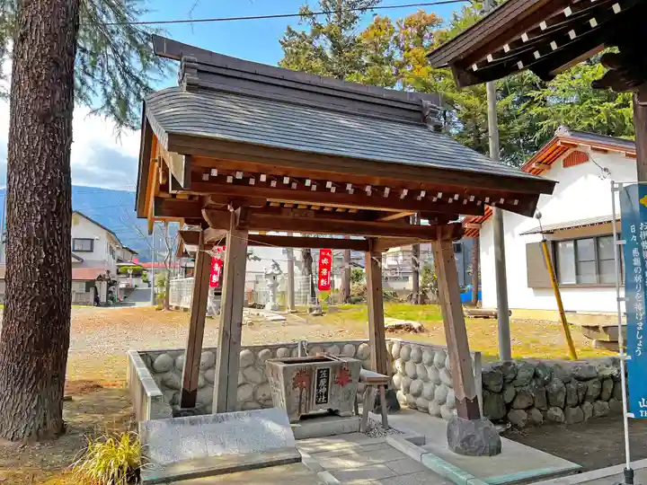 笠屋神社の手水舎