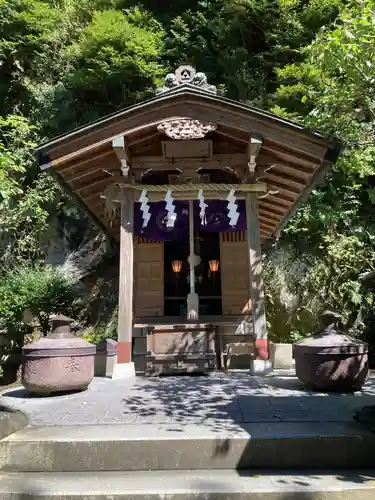 銭洗弁財天宇賀福神社の末社