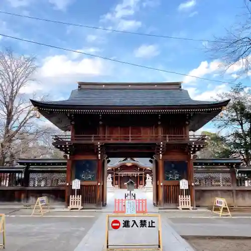 諏訪神社の山門