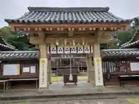 亀岡神社の山門・神門