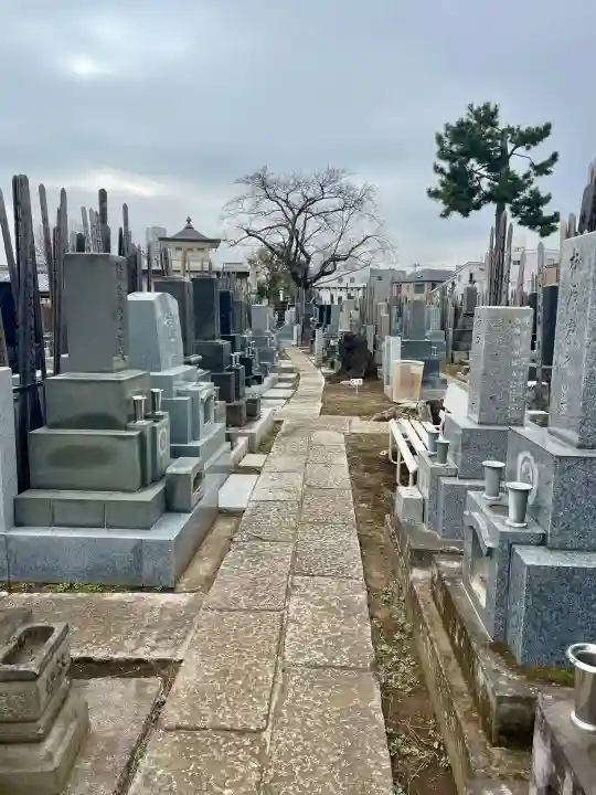 頤神襌院の{uncategorized: "未分類", other: "その他", undefined: "問題あり", building: "その他建物", grave: "お墓", sacred_gate: "鳥居", guardian: "狛犬", statue: "像", buddha: "仏像", history: "歴史", nature: "自然", garden: "庭園", animal: "動物", pagoda: "塔", temizu: "手水舎", mountain_gate: "山門・神門", sanctuary: "本殿・本堂", subordinate: "末社・摂社", art: "芸術", scenery: "景色", jizo: "地蔵", ema: "絵馬", goshuin: "御朱印", omikuji: "おみくじ", items: "授与品その他", amulet: "お守り", goshuincho: "御朱印帳", eats: "食事", festival: "お祭り", votive_dance: "神楽", shichigosan: "七五三参", wedding: "結婚式", experience: "体験その他", initially: "初詣", around: "周辺", anti_infection: "感染症対策"}
