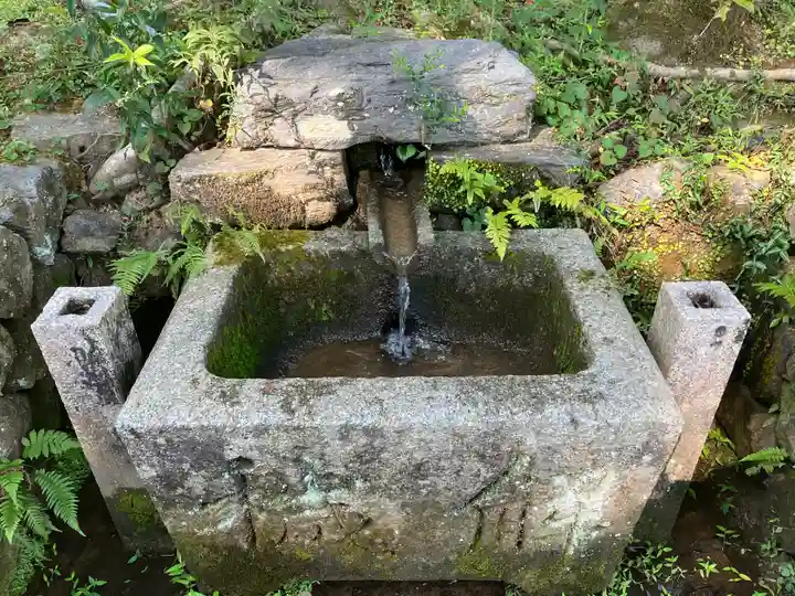 月読神社(松尾大社摂社)の手水舎