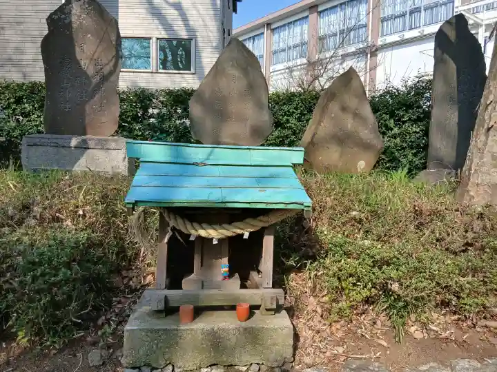 前原御嶽神社の{uncategorized: "未分類", other: "その他", undefined: "問題あり", building: "その他建物", grave: "お墓", sacred_gate: "鳥居", guardian: "狛犬", statue: "像", buddha: "仏像", history: "歴史", nature: "自然", garden: "庭園", animal: "動物", pagoda: "塔", temizu: "手水舎", mountain_gate: "山門・神門", sanctuary: "本殿・本堂", subordinate: "末社・摂社", art: "芸術", scenery: "景色", jizo: "地蔵", ema: "絵馬", goshuin: "御朱印", omikuji: "おみくじ", items: "授与品その他", amulet: "お守り", goshuincho: "御朱印帳", eats: "食事", festival: "お祭り", votive_dance: "神楽", shichigosan: "七五三参", wedding: "結婚式", experience: "体験その他", initially: "初詣", around: "周辺", anti_infection: "感染症対策"}