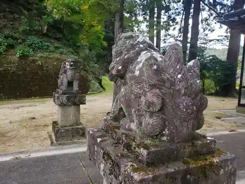 宇志多気社の狛犬