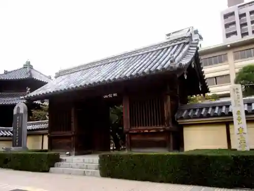 東長寺の山門・神門