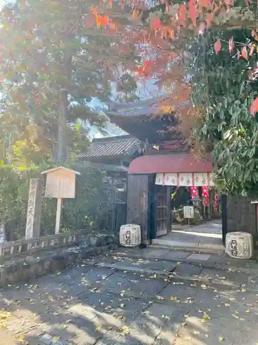 長建寺の山門