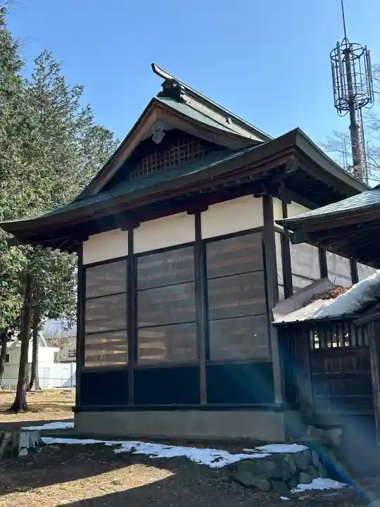 諏訪神社の{uncategorized: "未分類", other: "その他", undefined: "問題あり", building: "その他建物", grave: "お墓", sacred_gate: "鳥居", guardian: "狛犬", statue: "像", buddha: "仏像", history: "歴史", nature: "自然", garden: "庭園", animal: "動物", pagoda: "塔", temizu: "手水舎", mountain_gate: "山門・神門", sanctuary: "本殿・本堂", subordinate: "末社・摂社", art: "芸術", scenery: "景色", jizo: "地蔵", ema: "絵馬", goshuin: "御朱印", omikuji: "おみくじ", items: "授与品その他", amulet: "お守り", goshuincho: "御朱印帳", eats: "食事", festival: "お祭り", votive_dance: "神楽", shichigosan: "七五三参", wedding: "結婚式", experience: "体験その他", initially: "初詣", around: "周辺", anti_infection: "感染症対策"}