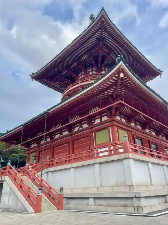 成田山平和大塔の{uncategorized: "未分類", other: "その他", undefined: "問題あり", building: "その他建物", grave: "お墓", sacred_gate: "鳥居", guardian: "狛犬", statue: "像", buddha: "仏像", history: "歴史", nature: "自然", garden: "庭園", animal: "動物", pagoda: "塔", temizu: "手水舎", mountain_gate: "山門・神門", sanctuary: "本殿・本堂", subordinate: "末社・摂社", art: "芸術", scenery: "景色", jizo: "地蔵", ema: "絵馬", goshuin: "御朱印", omikuji: "おみくじ", items: "授与品その他", amulet: "お守り", goshuincho: "御朱印帳", eats: "食事", festival: "お祭り", votive_dance: "神楽", shichigosan: "七五三参", wedding: "結婚式", experience: "体験その他", initially: "初詣", around: "周辺", anti_infection: "感染症対策"}