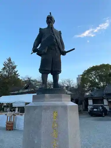 豊國神社の像