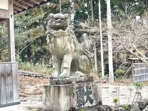 茅原神社の狛犬