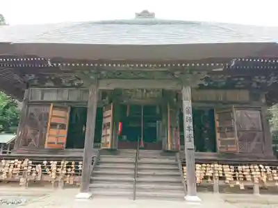 目の霊山　油山寺の本殿・本堂