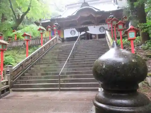 満願寺の本殿