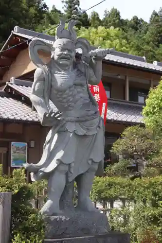 常泉寺の像