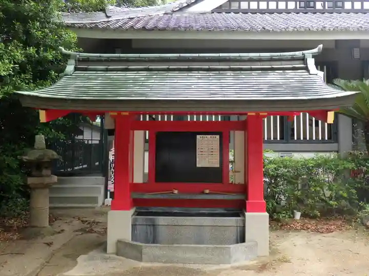 亀之森住吉神社の手水舎