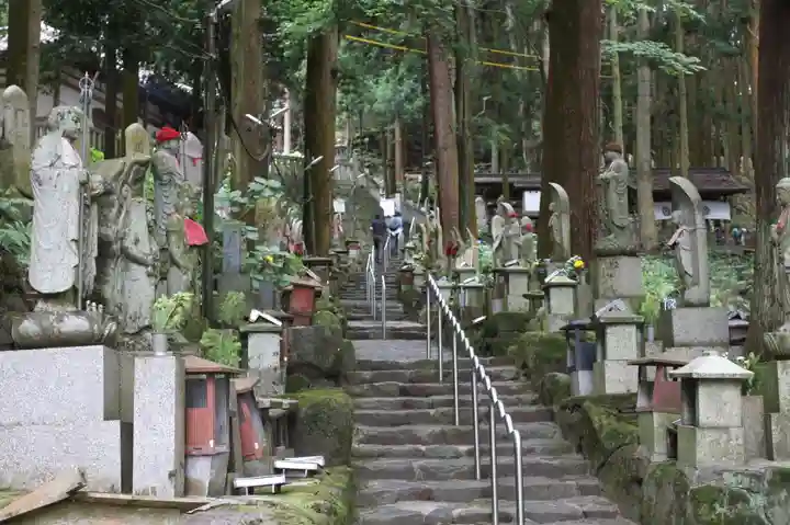 宝山寺奥之院(奈良県)