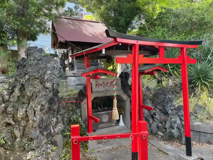 子之神社の{uncategorized: "未分類", other: "その他", undefined: "問題あり", building: "その他建物", grave: "お墓", sacred_gate: "鳥居", guardian: "狛犬", statue: "像", buddha: "仏像", history: "歴史", nature: "自然", garden: "庭園", animal: "動物", pagoda: "塔", temizu: "手水舎", mountain_gate: "山門・神門", sanctuary: "本殿・本堂", subordinate: "末社・摂社", art: "芸術", scenery: "景色", jizo: "地蔵", ema: "絵馬", goshuin: "御朱印", omikuji: "おみくじ", items: "授与品その他", amulet: "お守り", goshuincho: "御朱印帳", eats: "食事", festival: "お祭り", votive_dance: "神楽", shichigosan: "七五三参", wedding: "結婚式", experience: "体験その他", initially: "初詣", around: "周辺", anti_infection: "感染症対策"}