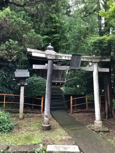 感応院の鳥居