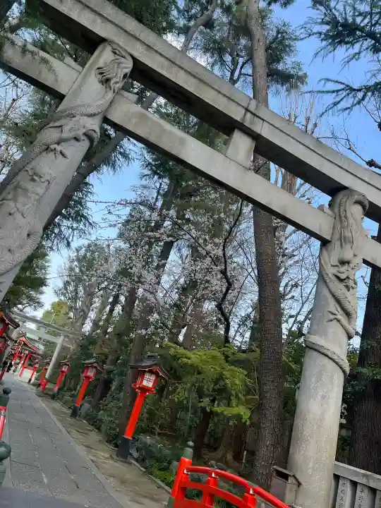 馬橋稲荷神社の{uncategorized: "未分類", other: "その他", undefined: "問題あり", building: "その他建物", grave: "お墓", sacred_gate: "鳥居", guardian: "狛犬", statue: "像", buddha: "仏像", history: "歴史", nature: "自然", garden: "庭園", animal: "動物", pagoda: "塔", temizu: "手水舎", mountain_gate: "山門・神門", sanctuary: "本殿・本堂", subordinate: "末社・摂社", art: "芸術", scenery: "景色", jizo: "地蔵", ema: "絵馬", goshuin: "御朱印", omikuji: "おみくじ", items: "授与品その他", amulet: "お守り", goshuincho: "御朱印帳", eats: "食事", festival: "お祭り", votive_dance: "神楽", shichigosan: "七五三参", wedding: "結婚式", experience: "体験その他", initially: "初詣", around: "周辺", anti_infection: "感染症対策"}