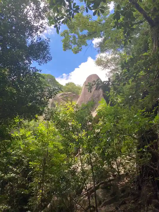 越木岩神社の自然