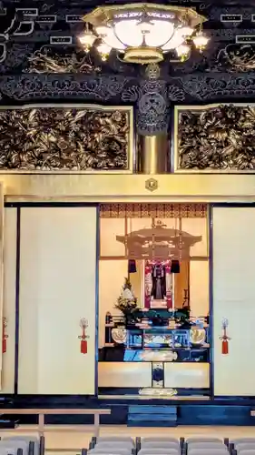 築地本願寺（本願寺築地別院）の像