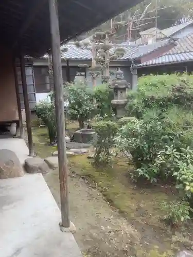 喜見寺の庭園