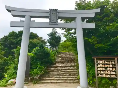 彌彦神社奥宮（御神廟）の鳥居