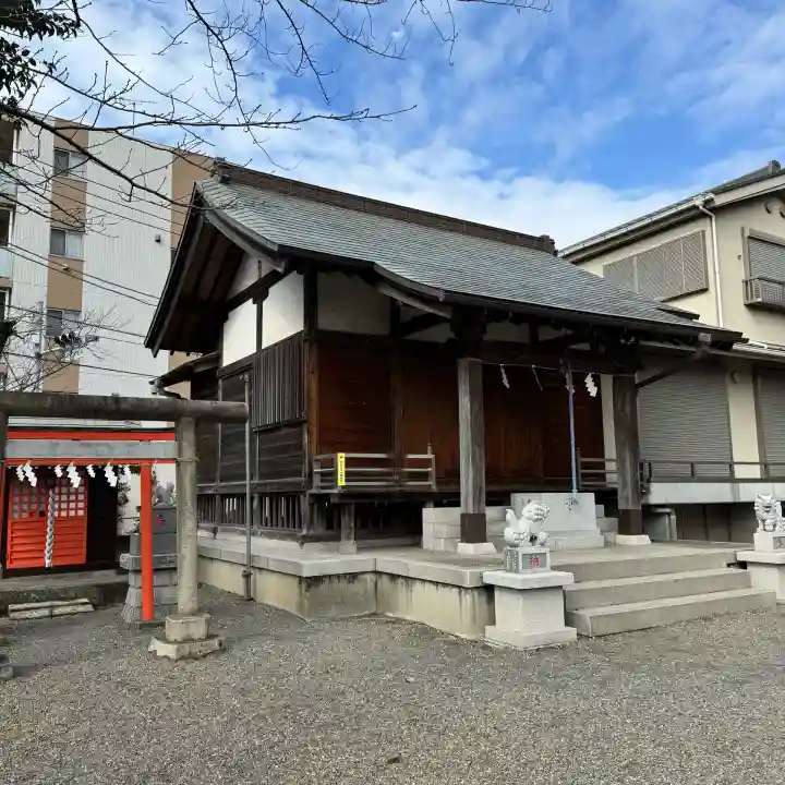 高山稲荷神社の{uncategorized: "未分類", other: "その他", undefined: "問題あり", building: "その他建物", grave: "お墓", sacred_gate: "鳥居", guardian: "狛犬", statue: "像", buddha: "仏像", history: "歴史", nature: "自然", garden: "庭園", animal: "動物", pagoda: "塔", temizu: "手水舎", mountain_gate: "山門・神門", sanctuary: "本殿・本堂", subordinate: "末社・摂社", art: "芸術", scenery: "景色", jizo: "地蔵", ema: "絵馬", goshuin: "御朱印", omikuji: "おみくじ", items: "授与品その他", amulet: "お守り", goshuincho: "御朱印帳", eats: "食事", festival: "お祭り", votive_dance: "神楽", shichigosan: "七五三参", wedding: "結婚式", experience: "体験その他", initially: "初詣", around: "周辺", anti_infection: "感染症対策"}