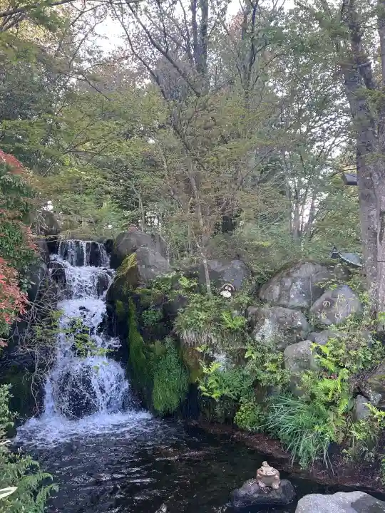 富士山東口本宮 冨士浅間神社の{uncategorized: "未分類", other: "その他", undefined: "問題あり", building: "その他建物", grave: "お墓", sacred_gate: "鳥居", guardian: "狛犬", statue: "像", buddha: "仏像", history: "歴史", nature: "自然", garden: "庭園", animal: "動物", pagoda: "塔", temizu: "手水舎", mountain_gate: "山門・神門", sanctuary: "本殿・本堂", subordinate: "末社・摂社", art: "芸術", scenery: "景色", jizo: "地蔵", ema: "絵馬", goshuin: "御朱印", omikuji: "おみくじ", items: "授与品その他", amulet: "お守り", goshuincho: "御朱印帳", eats: "食事", festival: "お祭り", votive_dance: "神楽", shichigosan: "七五三参", wedding: "結婚式", experience: "体験その他", initially: "初詣", around: "周辺", anti_infection: "感染症対策"}