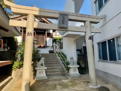 東名荒神社の鳥居