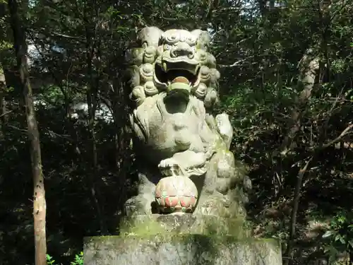 秩父御嶽神社の狛犬