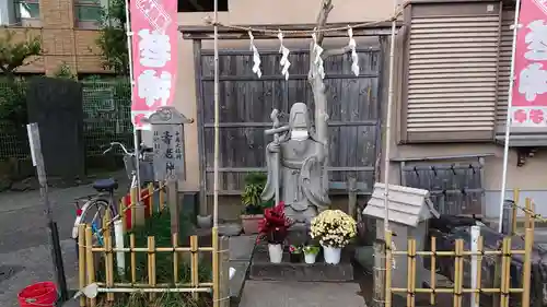 元宿神社の像