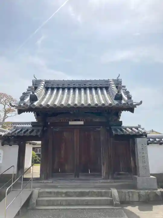 威徳院の山門・神門