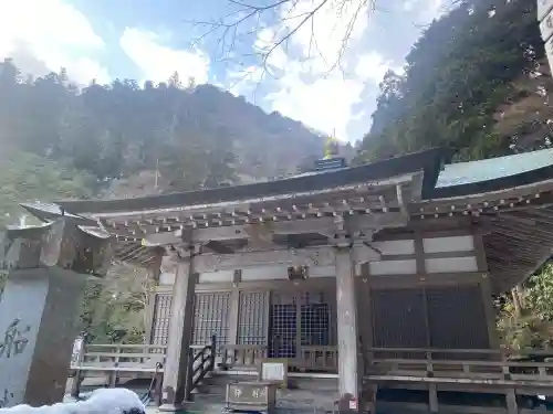 瑠璃寺の{uncategorized: "未分類", other: "その他", undefined: "問題あり", building: "その他建物", grave: "お墓", sacred_gate: "鳥居", guardian: "狛犬", statue: "像", buddha: "仏像", history: "歴史", nature: "自然", garden: "庭園", animal: "動物", pagoda: "塔", temizu: "手水舎", mountain_gate: "山門・神門", sanctuary: "本殿・本堂", subordinate: "末社・摂社", art: "芸術", scenery: "景色", jizo: "地蔵", ema: "絵馬", goshuin: "御朱印", omikuji: "おみくじ", items: "授与品その他", amulet: "お守り", goshuincho: "御朱印帳", eats: "食事", festival: "お祭り", votive_dance: "神楽", shichigosan: "七五三参", wedding: "結婚式", experience: "体験その他", initially: "初詣", around: "周辺", anti_infection: "感染症対策"}
