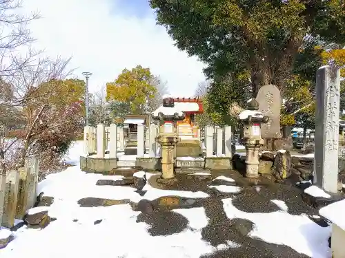 神明社（小碓）の末社・摂社