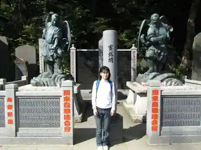 高尾山薬王院の像