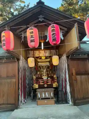 片瀬諏訪神社の{uncategorized: "未分類", other: "その他", undefined: "問題あり", building: "その他建物", grave: "お墓", sacred_gate: "鳥居", guardian: "狛犬", statue: "像", buddha: "仏像", history: "歴史", nature: "自然", garden: "庭園", animal: "動物", pagoda: "塔", temizu: "手水舎", mountain_gate: "山門・神門", sanctuary: "本殿・本堂", subordinate: "末社・摂社", art: "芸術", scenery: "景色", jizo: "地蔵", ema: "絵馬", goshuin: "御朱印", omikuji: "おみくじ", items: "授与品その他", amulet: "お守り", goshuincho: "御朱印帳", eats: "食事", festival: "お祭り", votive_dance: "神楽", shichigosan: "七五三参", wedding: "結婚式", experience: "体験その他", initially: "初詣", around: "周辺", anti_infection: "感染症対策"}