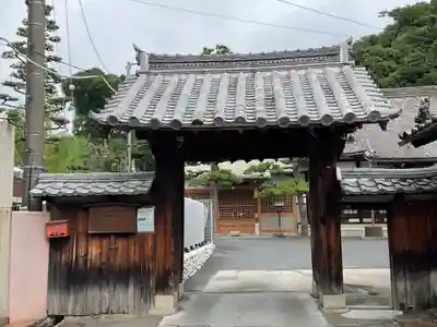 頭護山 如意寺の山門・神門