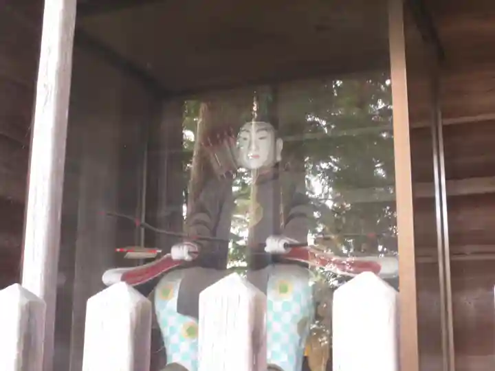 都々古別神社(馬場)の像