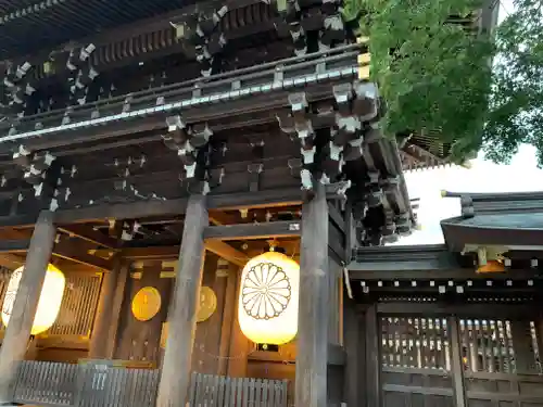 寒川神社の山門