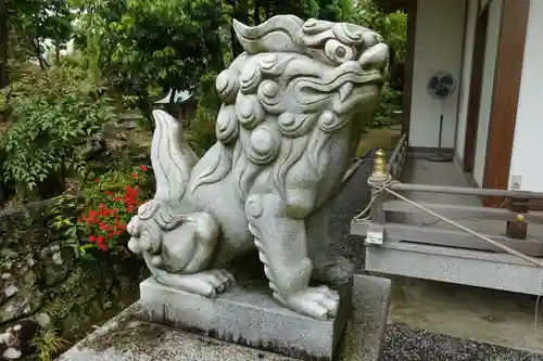 成合春日神社の狛犬