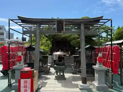 深川開運出世稲荷の{uncategorized: "未分類", other: "その他", undefined: "問題あり", building: "その他建物", grave: "お墓", sacred_gate: "鳥居", guardian: "狛犬", statue: "像", buddha: "仏像", history: "歴史", nature: "自然", garden: "庭園", animal: "動物", pagoda: "塔", temizu: "手水舎", mountain_gate: "山門・神門", sanctuary: "本殿・本堂", subordinate: "末社・摂社", art: "芸術", scenery: "景色", jizo: "地蔵", ema: "絵馬", goshuin: "御朱印", omikuji: "おみくじ", items: "授与品その他", amulet: "お守り", goshuincho: "御朱印帳", eats: "食事", festival: "お祭り", votive_dance: "神楽", shichigosan: "七五三参", wedding: "結婚式", experience: "体験その他", initially: "初詣", around: "周辺", anti_infection: "感染症対策"}