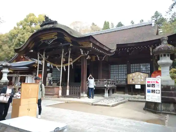 武田神社の本殿・本堂