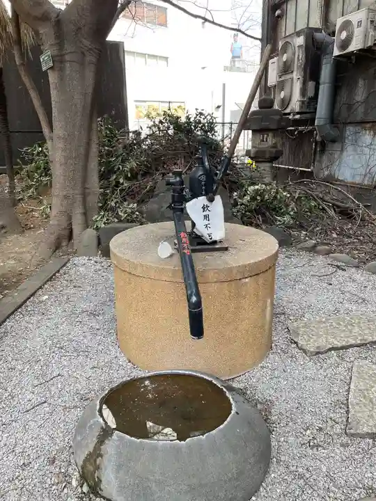 花園神社の手水舎
