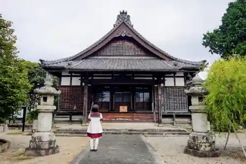 西蓮寺の本殿・本堂