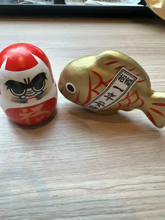 難波八阪神社の{uncategorized: "未分類", other: "その他", undefined: "問題あり", building: "その他建物", grave: "お墓", sacred_gate: "鳥居", guardian: "狛犬", statue: "像", buddha: "仏像", history: "歴史", nature: "自然", garden: "庭園", animal: "動物", pagoda: "塔", temizu: "手水舎", mountain_gate: "山門・神門", sanctuary: "本殿・本堂", subordinate: "末社・摂社", art: "芸術", scenery: "景色", jizo: "地蔵", ema: "絵馬", goshuin: "御朱印", omikuji: "おみくじ", items: "授与品その他", amulet: "お守り", goshuincho: "御朱印帳", eats: "食事", festival: "お祭り", votive_dance: "神楽", shichigosan: "七五三参", wedding: "結婚式", experience: "体験その他", initially: "初詣", around: "周辺", anti_infection: "感染症対策"}