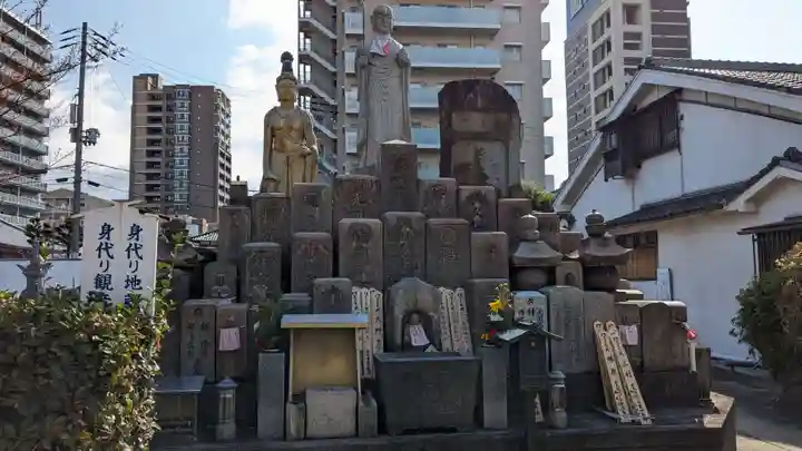 愛染堂勝鬘院の地蔵