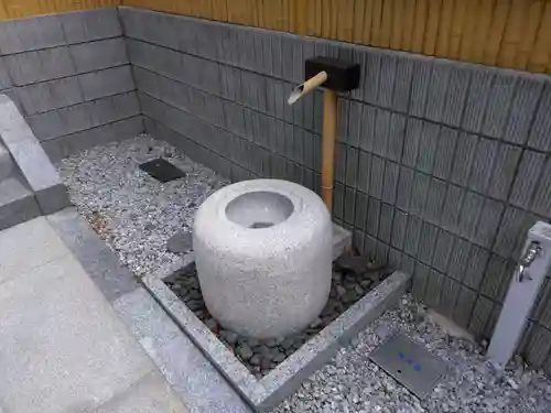 北青山秋葉神社(稲荷神社)の手水舎