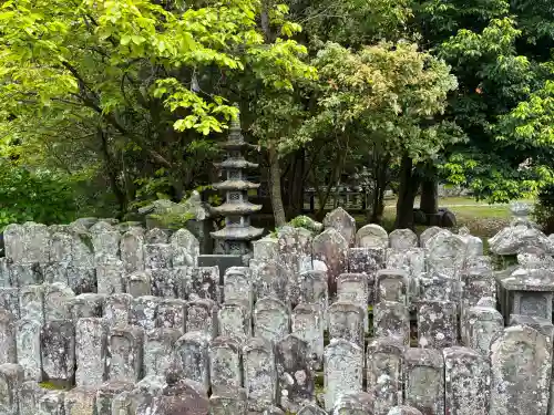願成就院の{uncategorized: "未分類", other: "その他", undefined: "問題あり", building: "その他建物", grave: "お墓", sacred_gate: "鳥居", guardian: "狛犬", statue: "像", buddha: "仏像", history: "歴史", nature: "自然", garden: "庭園", animal: "動物", pagoda: "塔", temizu: "手水舎", mountain_gate: "山門・神門", sanctuary: "本殿・本堂", subordinate: "末社・摂社", art: "芸術", scenery: "景色", jizo: "地蔵", ema: "絵馬", goshuin: "御朱印", omikuji: "おみくじ", items: "授与品その他", amulet: "お守り", goshuincho: "御朱印帳", eats: "食事", festival: "お祭り", votive_dance: "神楽", shichigosan: "七五三参", wedding: "結婚式", experience: "体験その他", initially: "初詣", around: "周辺", anti_infection: "感染症対策"}
