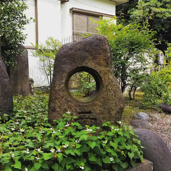 三囲神社の建物その他