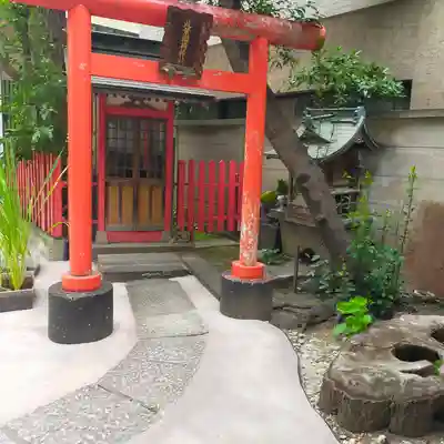 銀杏岡八幡神社の末社・摂社